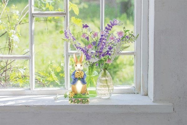 Beatrix Potter Peter Rabbit with Daffodils Figurine By Jim Shore 6014046