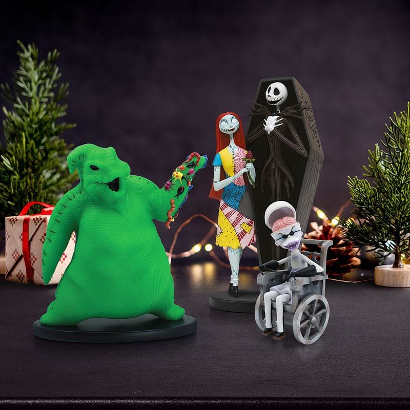 Disney Showcase Jack and Sally Coffin Nightmare Before Christmas NBC Figurine Disney Showcase Jack and Sally Coffin Nightmare Before Christmas NBC Figurine