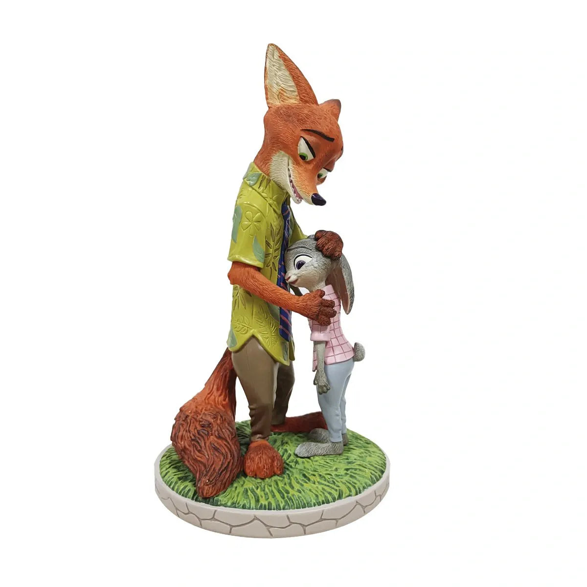Disney Showcase Nick and Judy Hug Me Figurine Disney Showcase Nick and Judy Hug Me Figurine