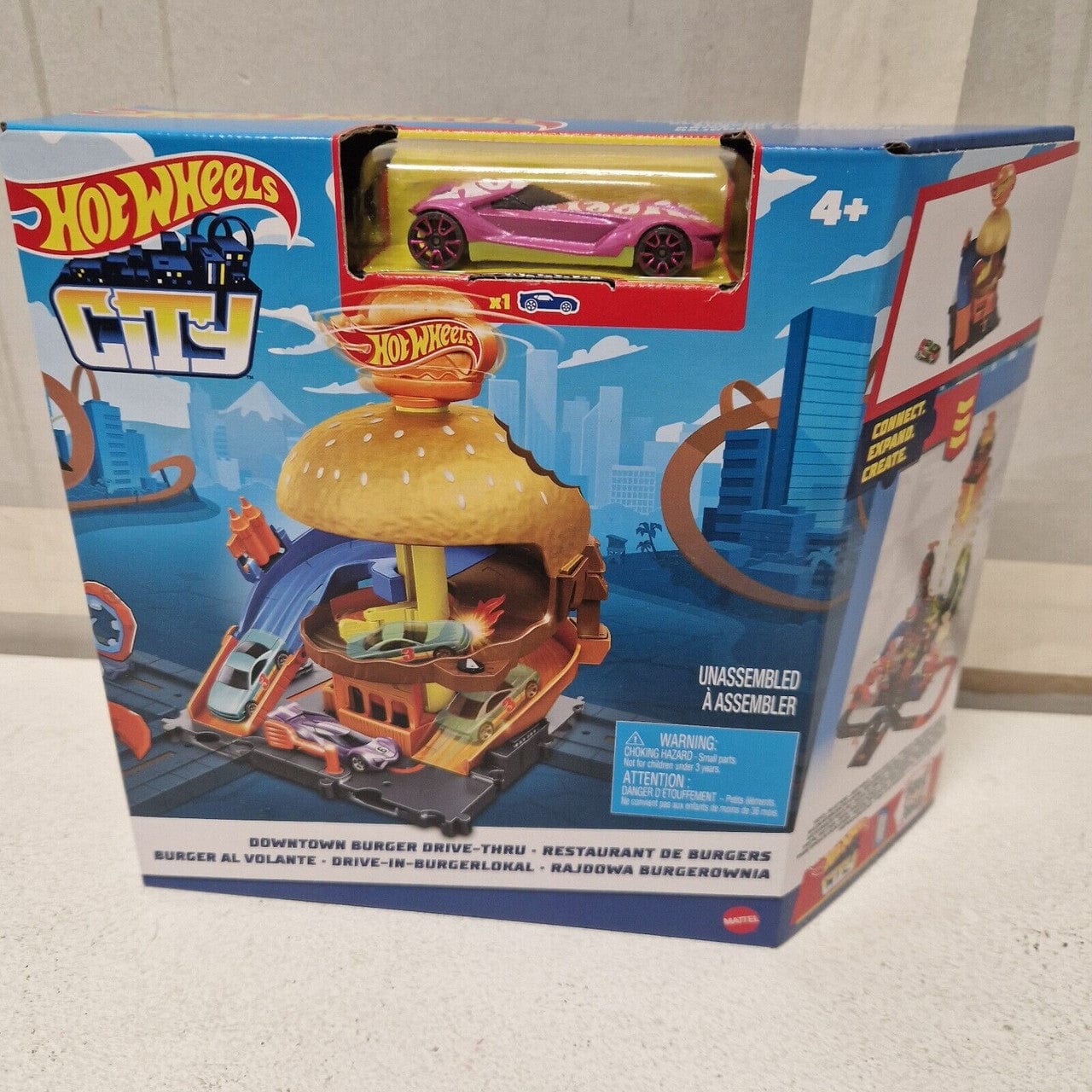 Hot Wheels City Downtown Burger Drive-Thru w/ Pink Car Hot Wheels City Downtown Burger Drive-Thru w/ Pink Car