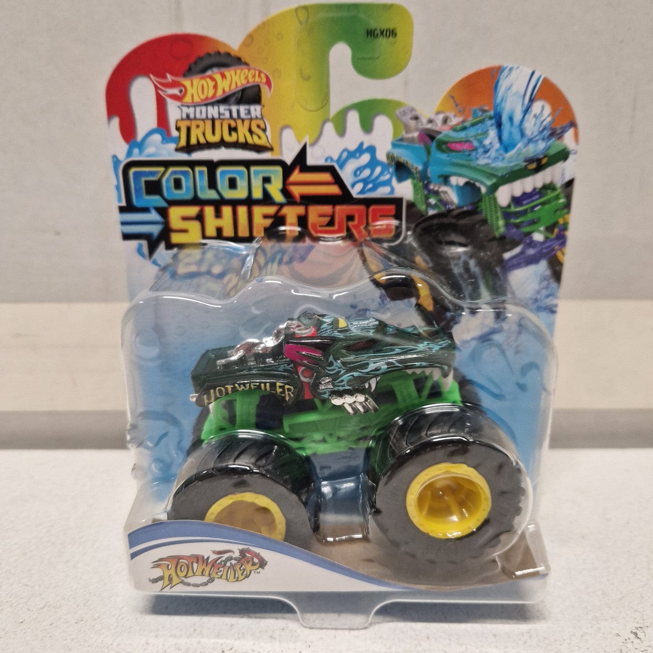 Hot Wheels Monster Trucks Colour Shifters Hot Weiler Hot Wheels Monster Trucks Colour Shifters Hot Weiler