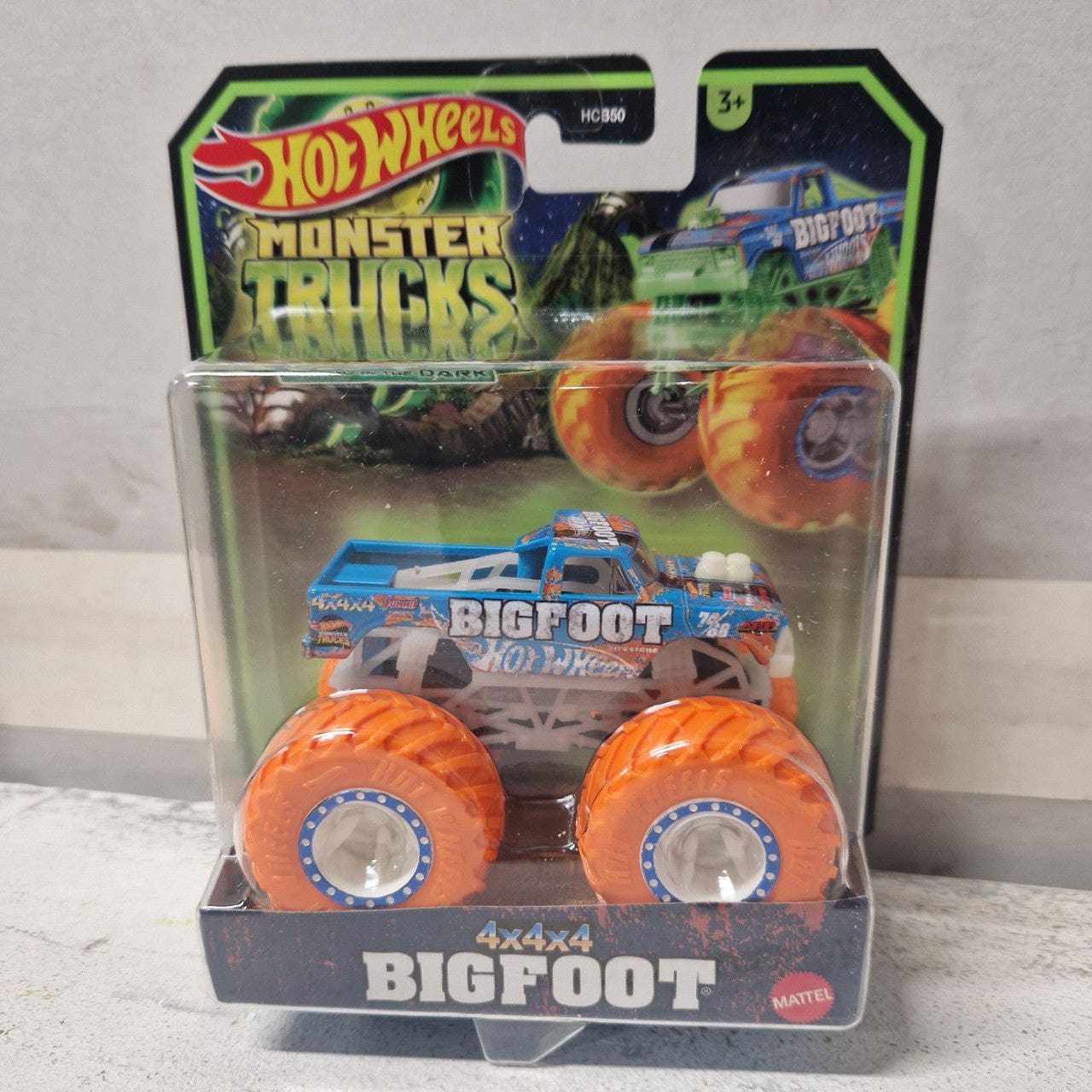 Hot Wheels Monster Trucks Glow In The Dark 4X4X4 Bigfoot Hot Wheels Monster Trucks Glow In The Dark 4X4X4 Bigfoot