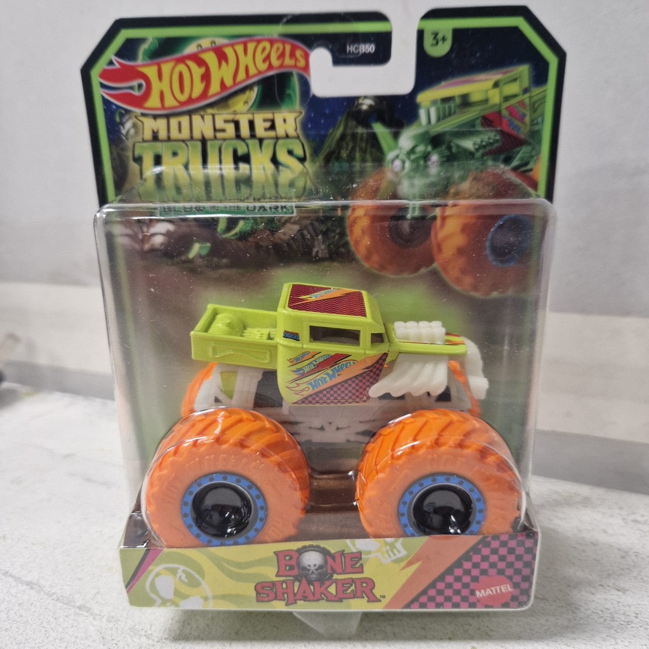 Hot Wheels Monster Trucks Glow In The Dark Bone Shaker Hot Wheels Monster Trucks Glow In The Dark Bone Shaker