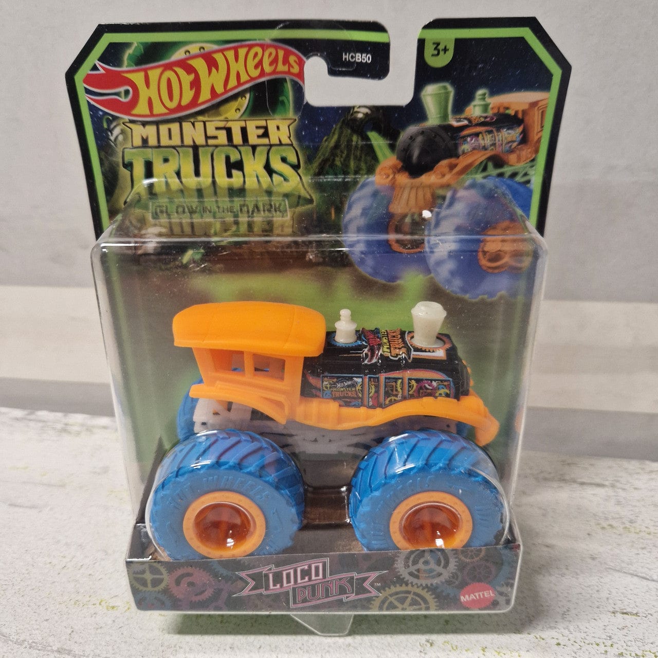 Hot Wheels Monster Trucks Glow In The Dark Loco Punk