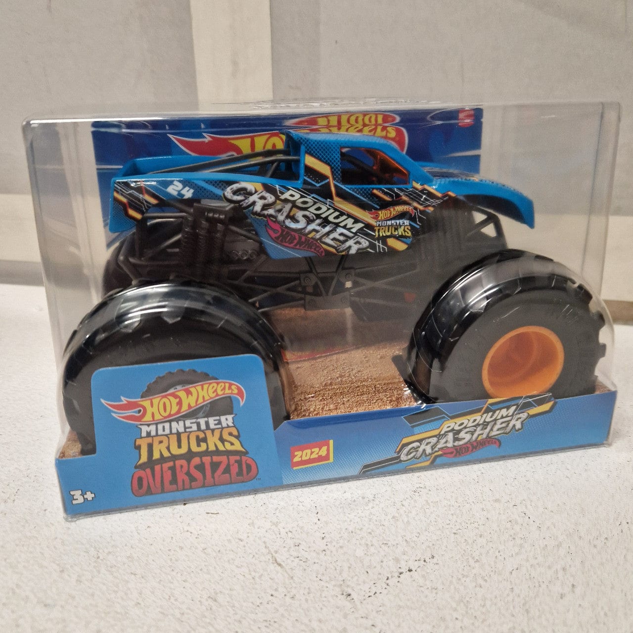 Hot Wheels Monster Trucks Oversized Podium Crasher Hot Wheels Monster Trucks Oversized Podium Crasher