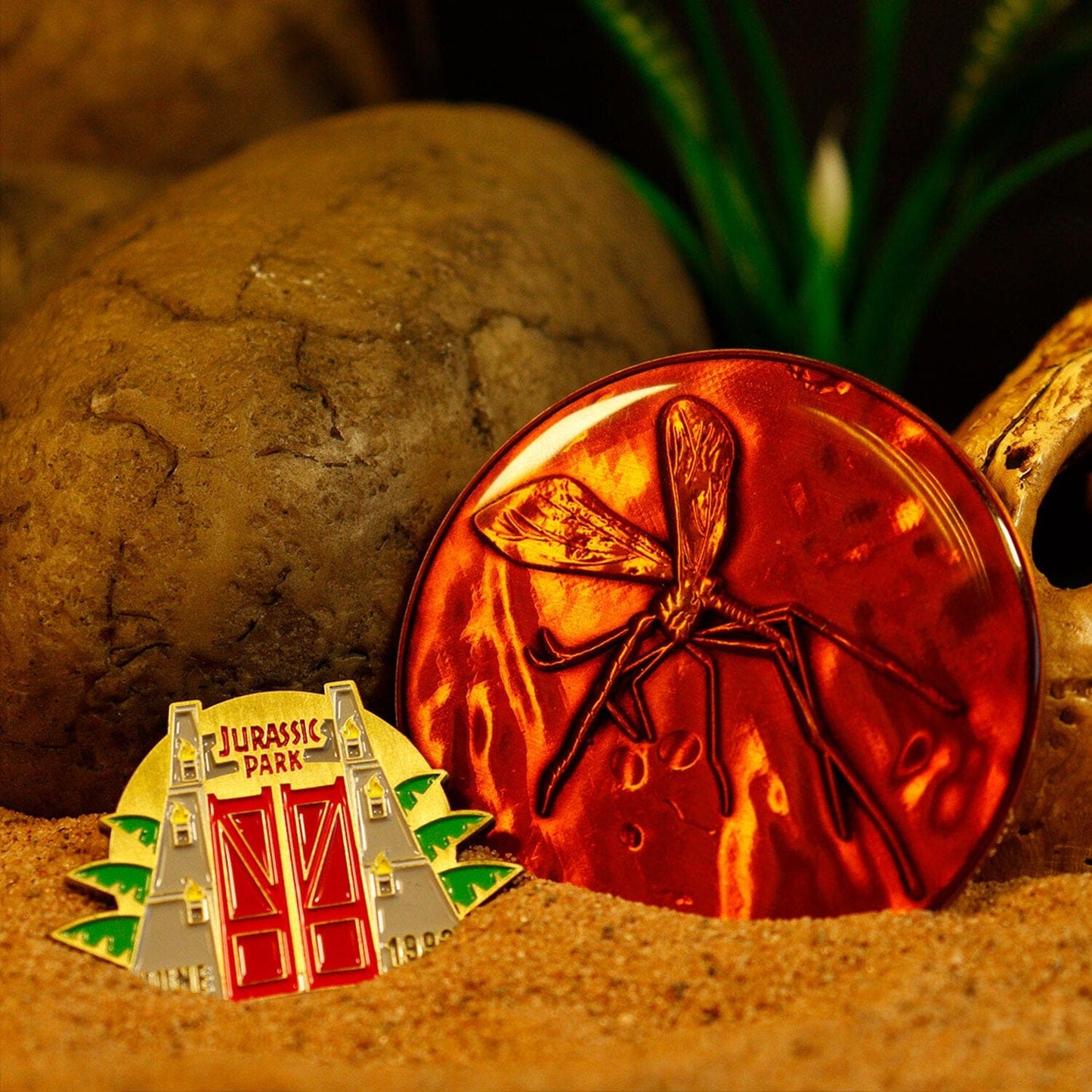 Jurassic Park Enamel Medallion & Pin Badge Collector's Set