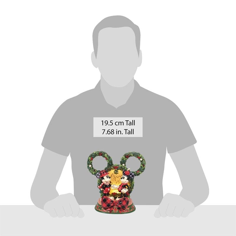 Magical Winter Moments (Mickey & Minnie Diorama First Edition)