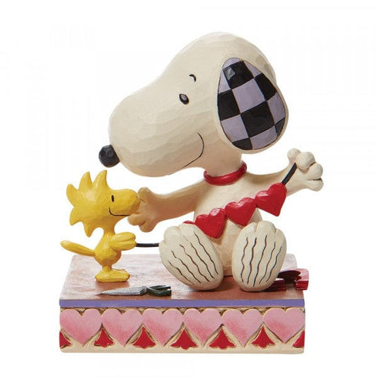 Snoopy with Hearts Garland Figurine By Jim Shore Snoopy with Hearts Garland Figurine By Jim Shore