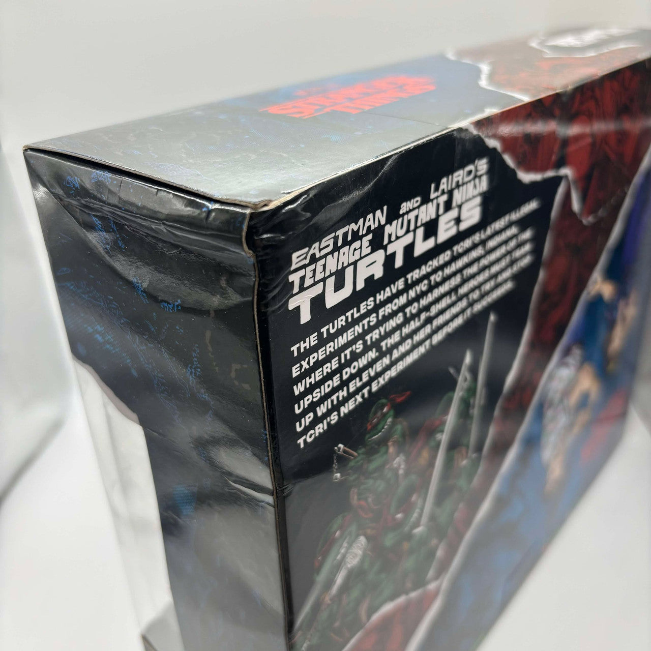 DAMAGED BOX - Teenage Mutant Ninja Turtles X Stranger Things Leonardo Vs Eleven