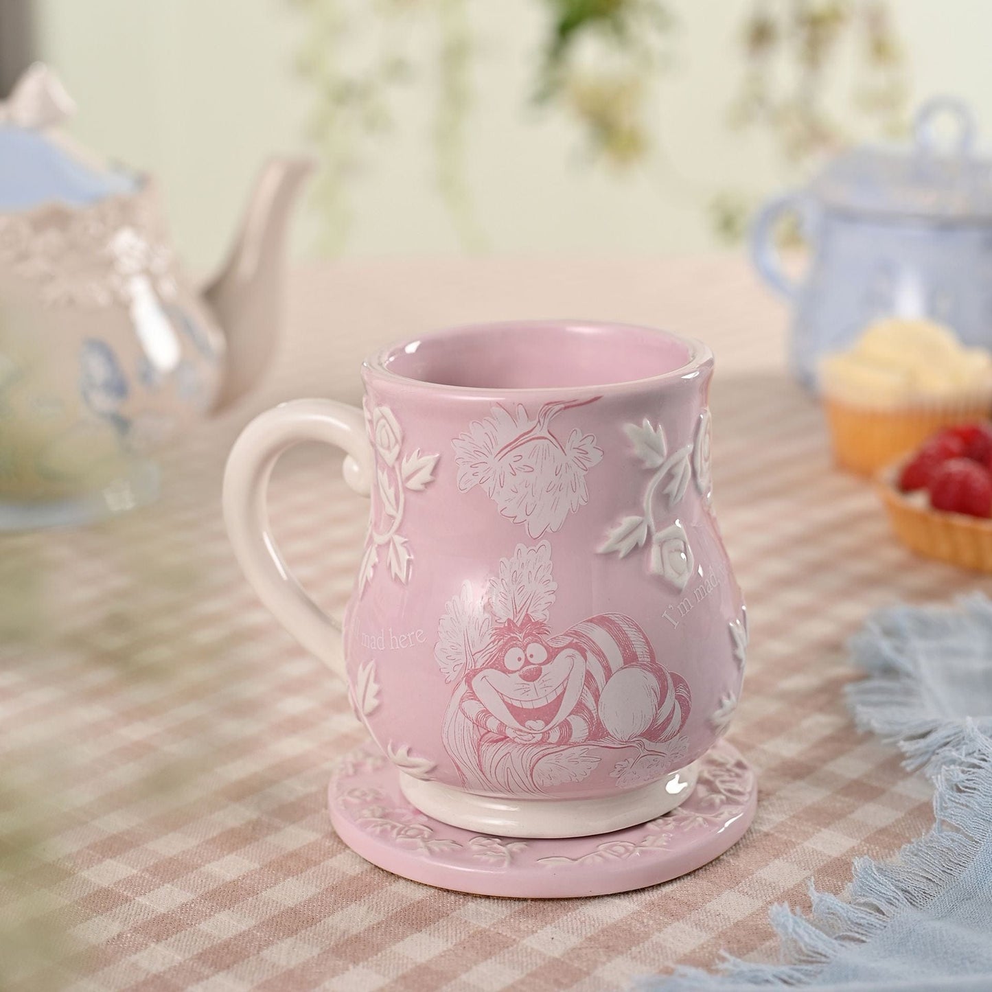 Disney Home Alice in Wonderland Embossed Mug - Cheshire Cat