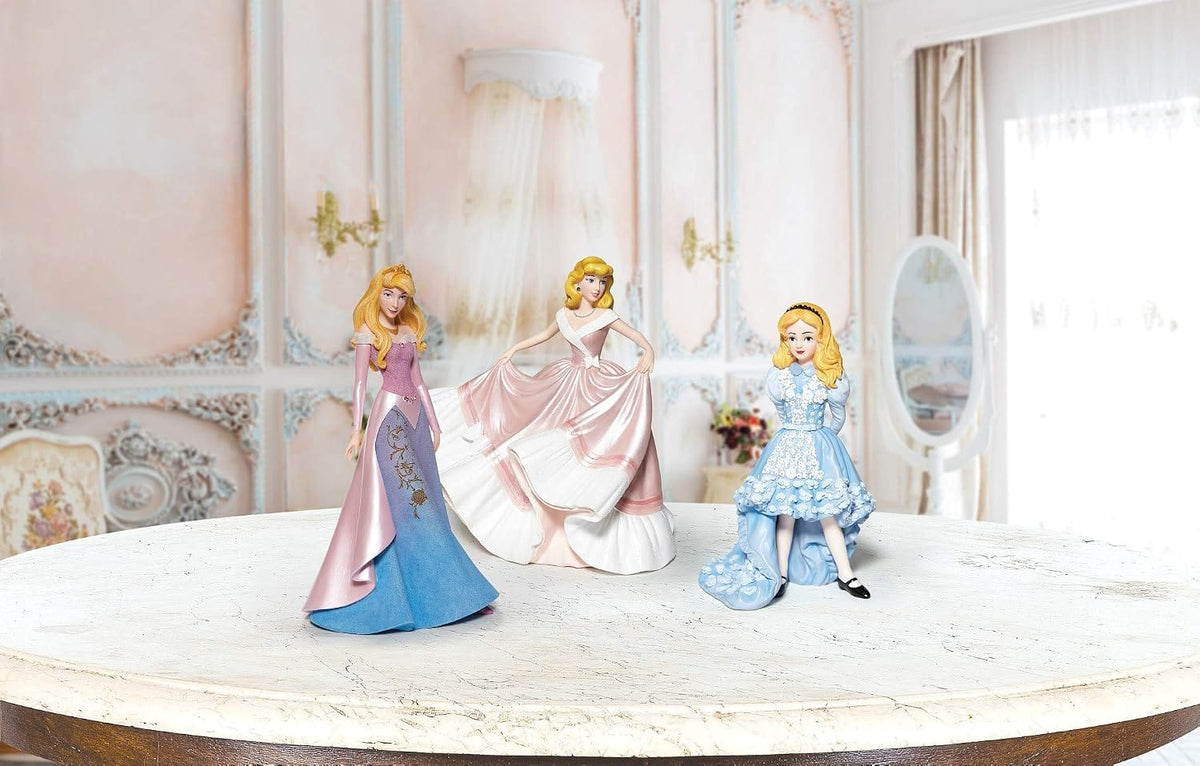 Disney Showcase Alice in Wonderland Couture de Force Figurine