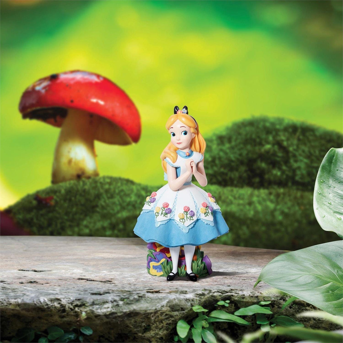 Disney Showcase Botanical Alice In Wonderland Figurine 6013283