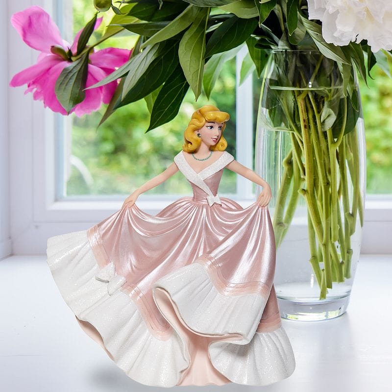 Disney Showcase Cinderella in Pink Dress Couture de Force Figurine  6008704
