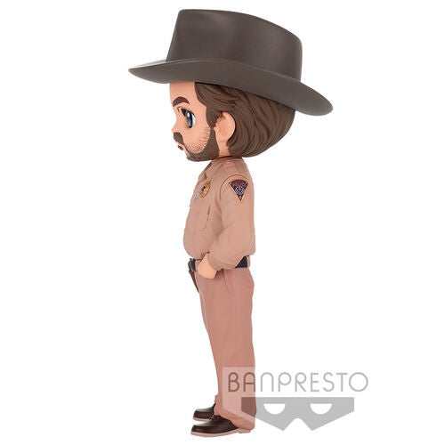 Side view of a Banpresto Hopper Stranger Things Q Posket figure by Bandai Namco, showing chibi-style Jim Hopper with beard, brown sheriff’s uniform, large cowboy hat, and hands in pockets. Banpresto logo is near the feet.