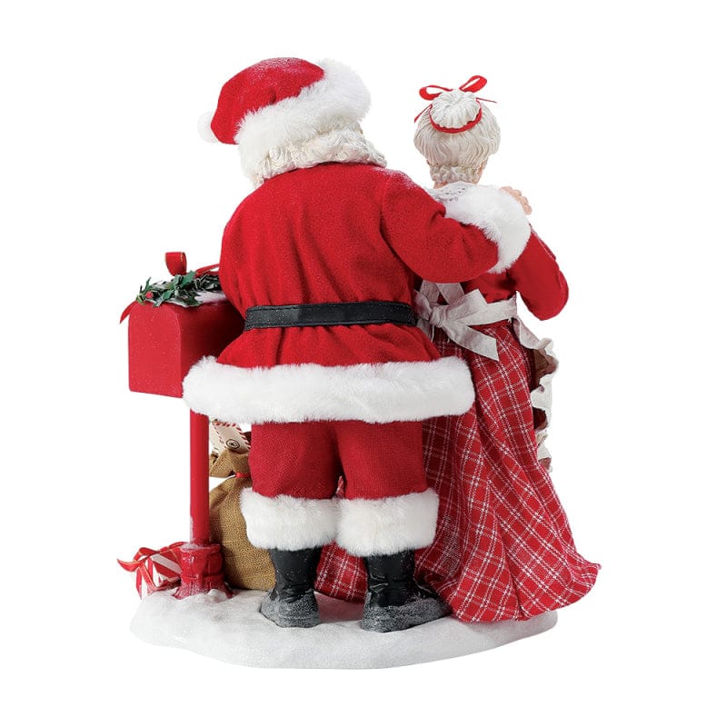 More Letters for the Clauses Figurine Possible Dreams by Department 56 6017705